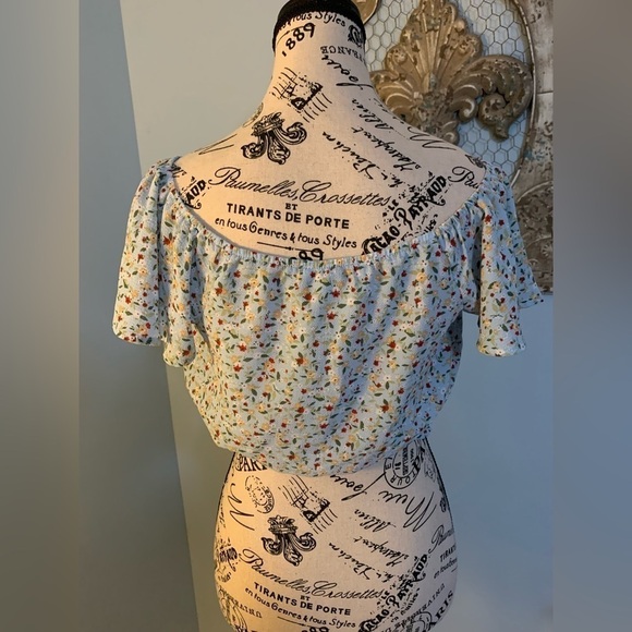 Women’s Monteau Blue Floral Peasant Crop Top Size Medium - Picture 2 of 6
